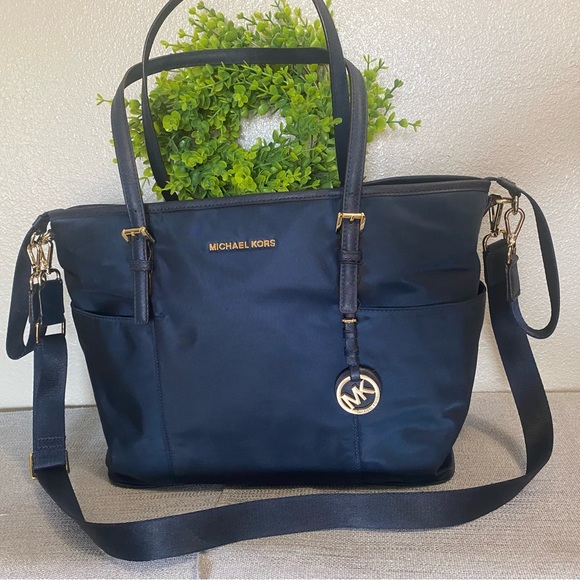 Michael Kors Diaperbag - Picture 1 of 1